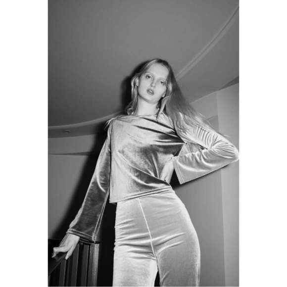 Simone Wild Size L Black Long Sleeve Velvet Top - Picture 5 of 8